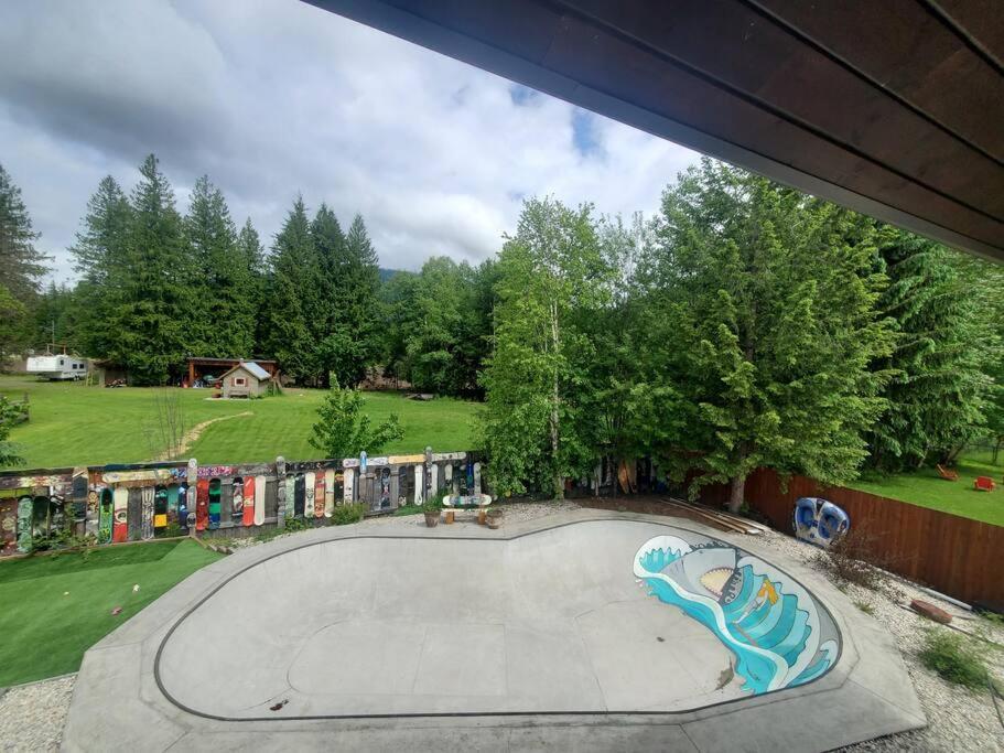 The Best 2 Bedrooms Suite In Revelstoke! Exterior foto